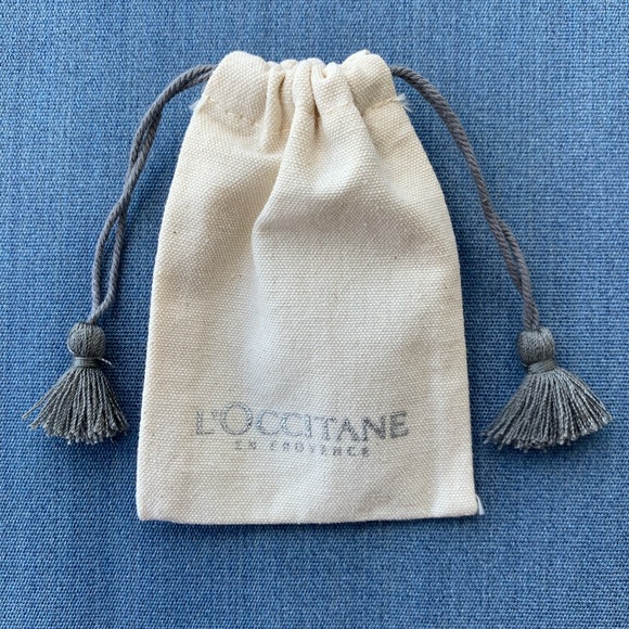 L’Occitane Pouch (Gift with Purchase) - Picture 2 of 5